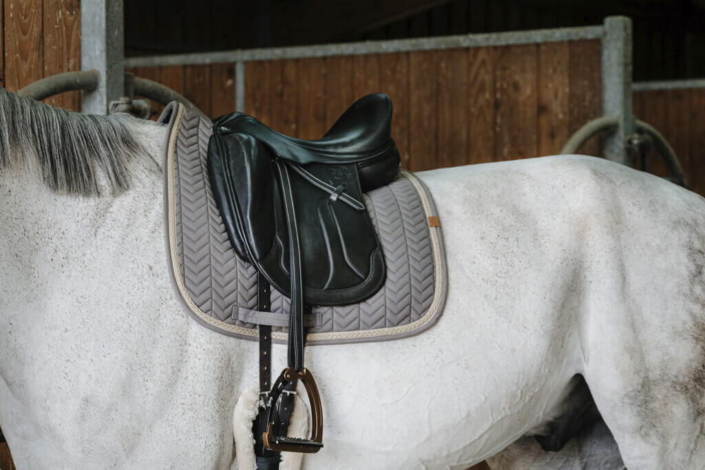 schabracke_equithem_softy_greemilla_pferdesport