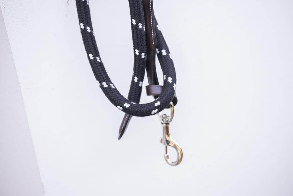 Penelope Strick aus Seil und Leder braun